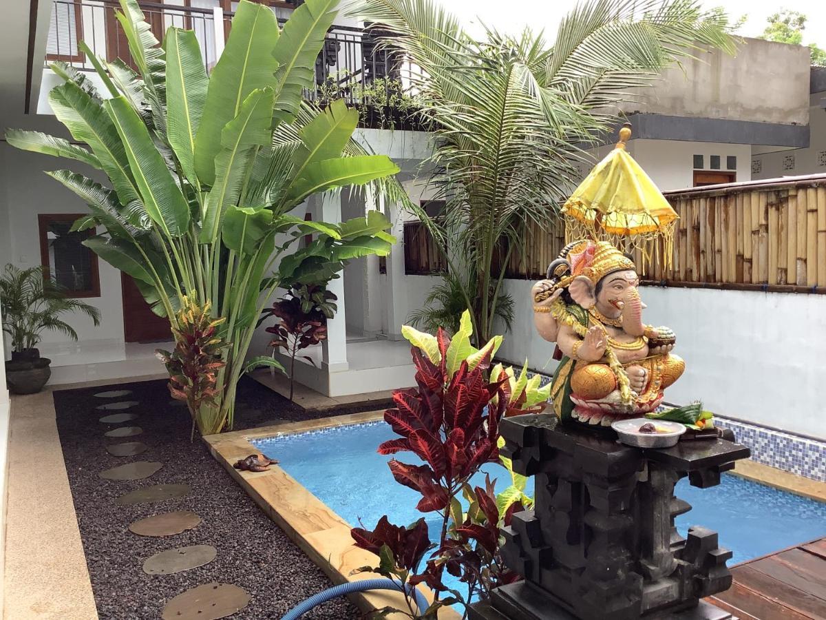 Villa Iris Homestay 乌鲁瓦图 外观 照片