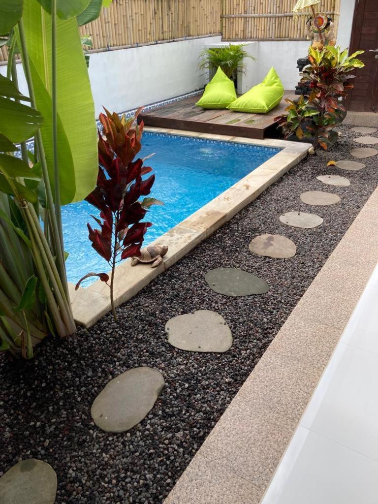 Villa Iris Homestay 乌鲁瓦图 外观 照片