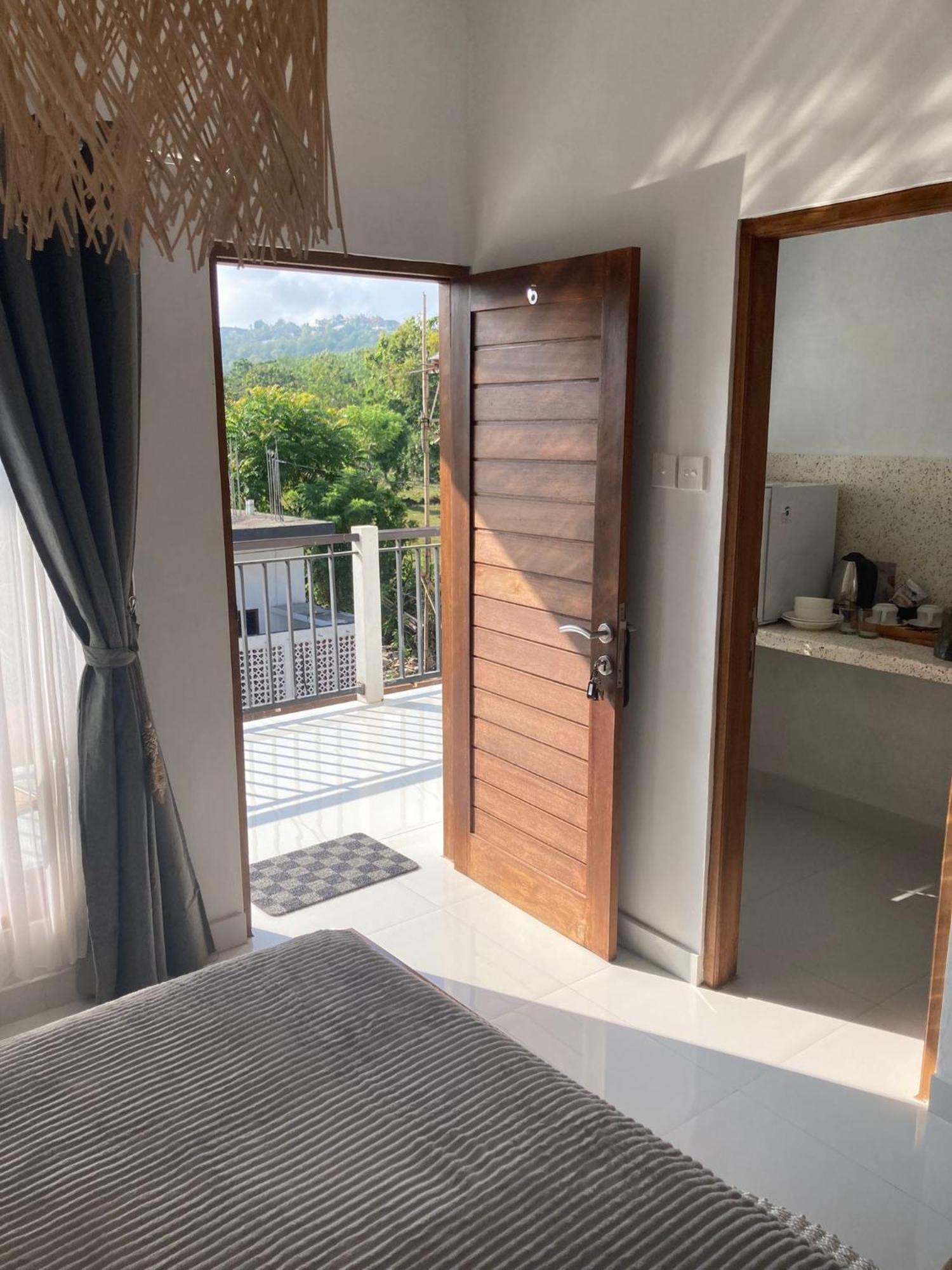 Villa Iris Homestay 乌鲁瓦图 外观 照片
